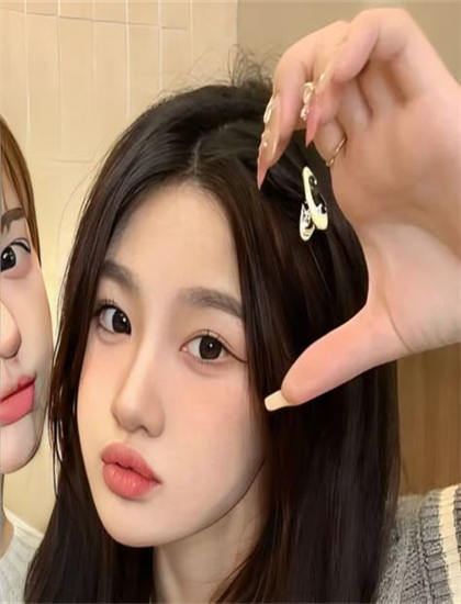 商业的垃圾教师电影与电视剧比较：媒介差异与叙事特点